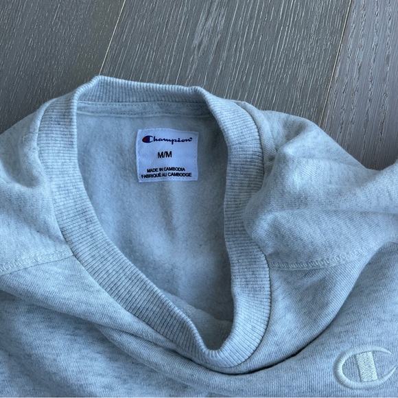 Light grey Champion sweatshirt, never worn - Picture 2 of 2